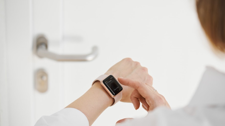 Nuki ora compatibile con Apple Watch LTE