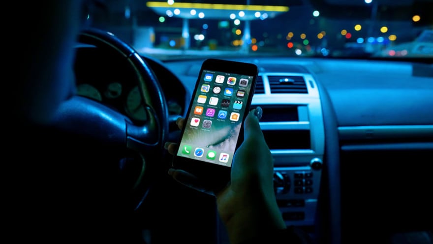Un punto per Android: studio rivela che gli utenti iPhone sono guidatori peggiori