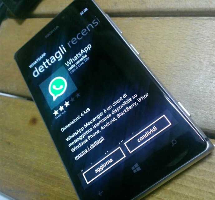 Whatsapp si aggiorna, diventa in italiano e risolve i problemi