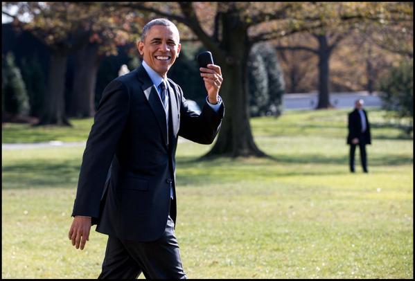 Barack Obama continua ad utilizzare un BlackBerry