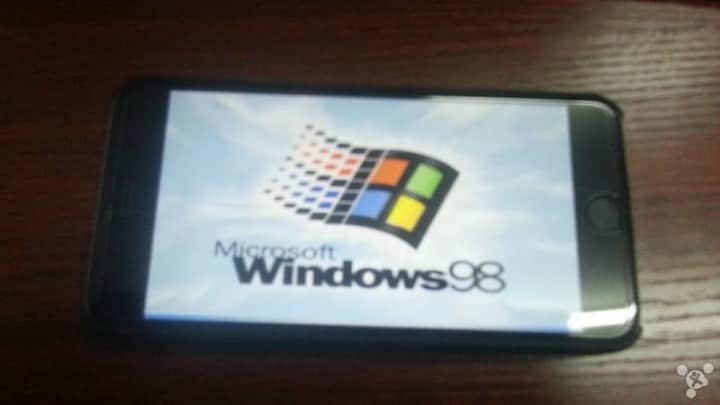 Windows 98 è stato installato su iPhone 6 Plus (foto)