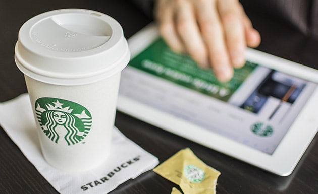 Adesso è possibile ricaricare la tessera Starbucks con Apple Pay