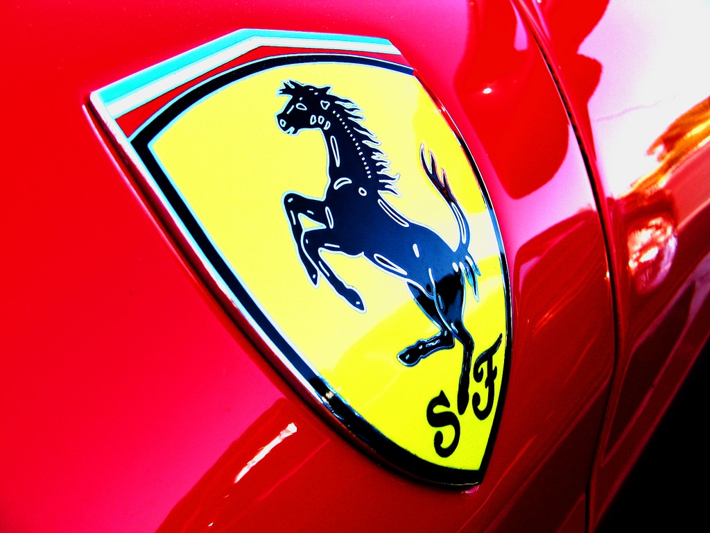 La realtà aumentata vi aiuterà a scegliere la vostra prossima Ferrari (video)