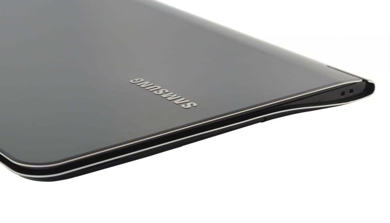 L&#039;ibrido di Samsung che si trasforma da smartphone a notebook