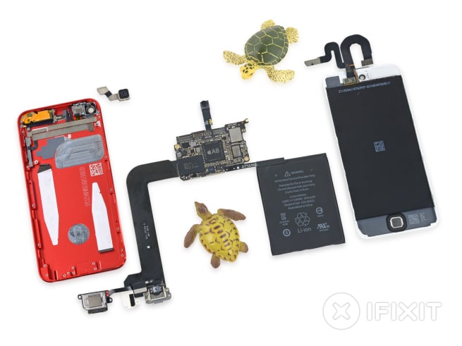 iFixit smonta il nuovo iPod Touch: l&#039;unico dispositivo Apple da 4&quot; a montare un SoC A8