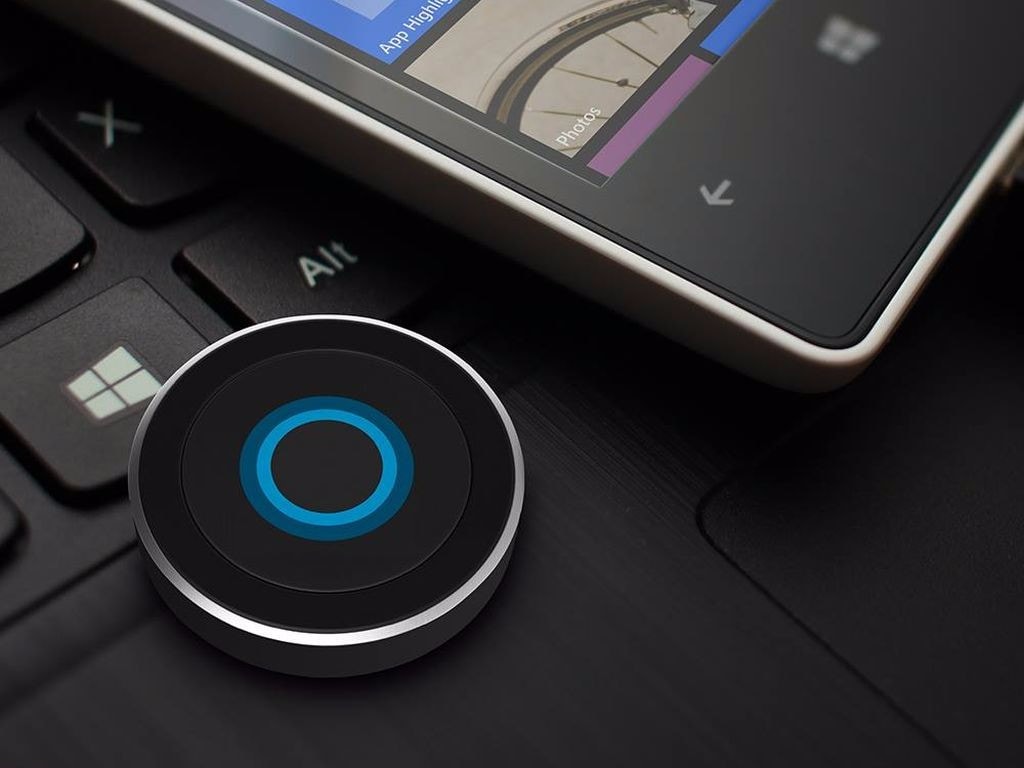 Usare Cortana diventa più facile, grazie a questo piccolo telecomando
