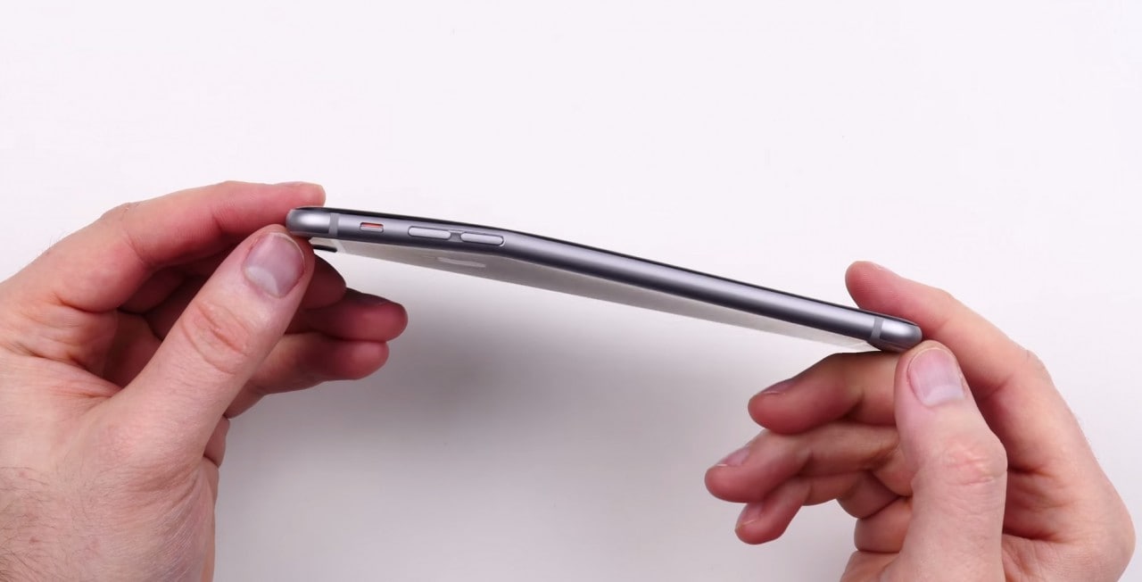 Quanto peso serve per piegare iPhone 6s? (video)
