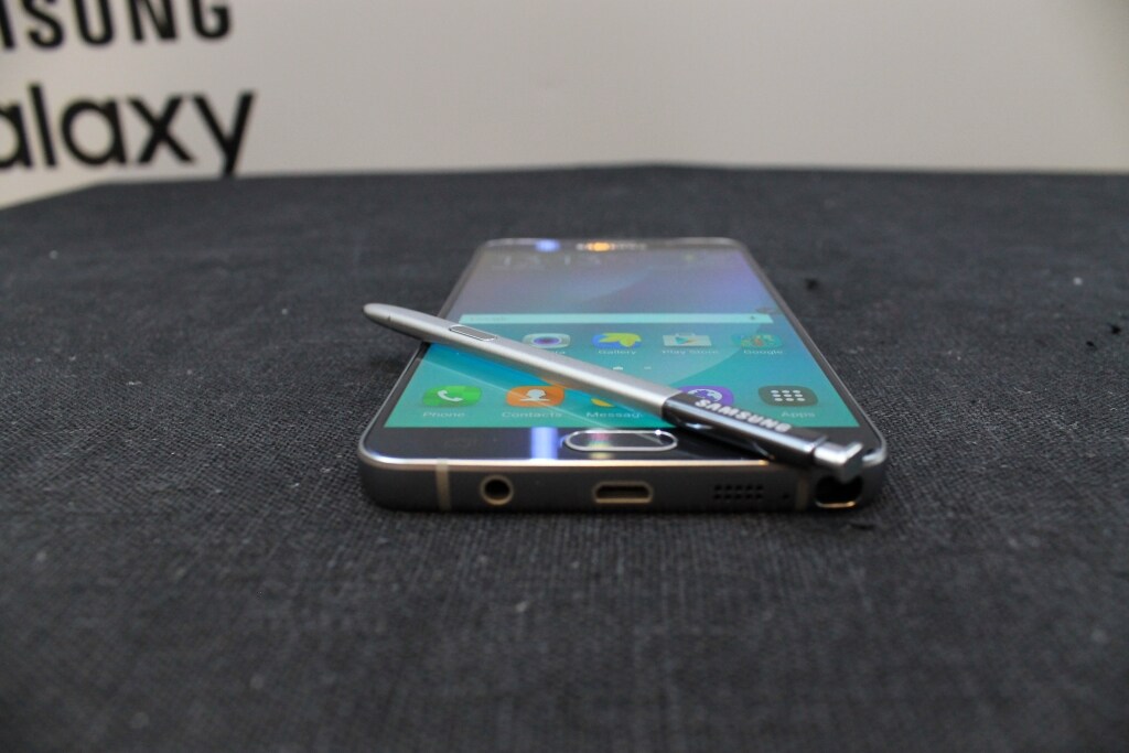Samsung Galaxy Note 5: il phablet fatto di vetro ed eleganza, ma con meno batteria di Note 4 (video)