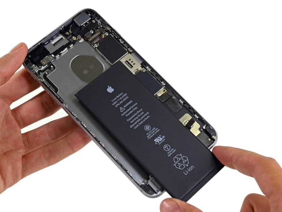 No, il vostro iPhone 6s non ha una batteria infinita: l&#039;indicatore non si aggiorna, e Apple lo sa