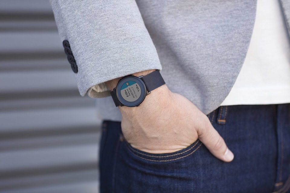 Pebble Time Round: trapelati caratteristiche e prezzo dello smartwatch circolare (foto)