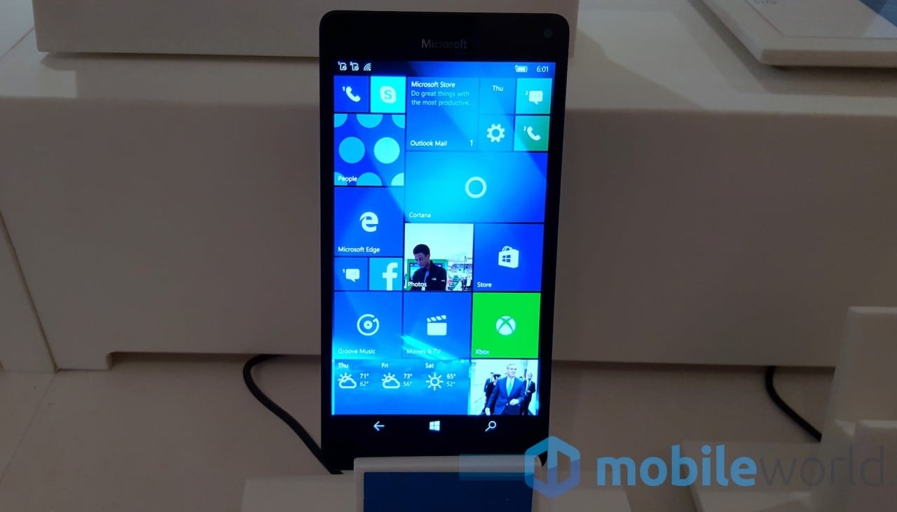 Quant&#039;è grande Lumia 950 XL? Eccolo accanto a Lumia 640, 640 XL, 920 e 1520 (foto)