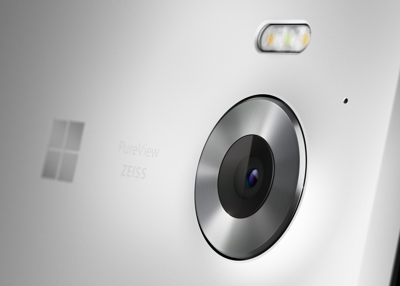 Windows 10 Mobile Redstone potrebbe portare il tasto per la fotocamera nella lock screen