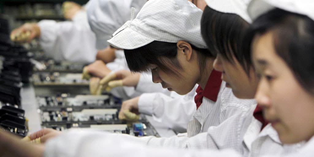 Il Covid ferma la produzione di iPhone a Shenzen, in Cina. Aggiornamento: la fabbrica torna in attività