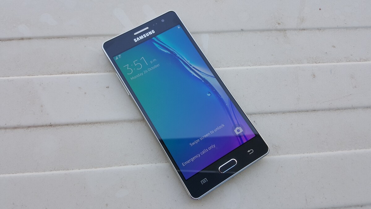 Tizen ha adesso un&#039;app Facebook nativa, già disponibile per Samsung Z3