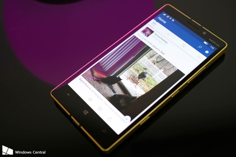 Facebook ha finalmente un&#039;app ufficiale su Windows 10 Mobile