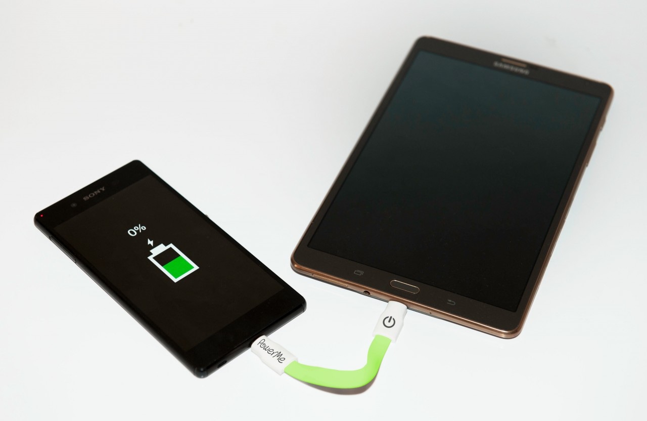 PowerMe è un cavo micro USB - portachiavi che fa anche reverse charging