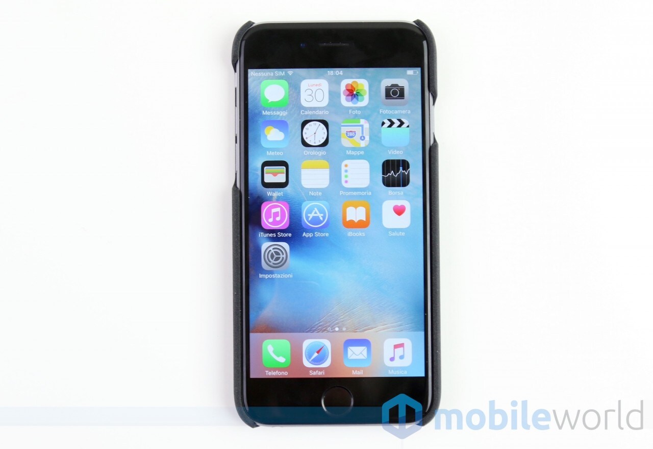 OnePlus annuncia una bellissima cover sandstone black per iPhone, ma non è questa la sorpresa! (foto)