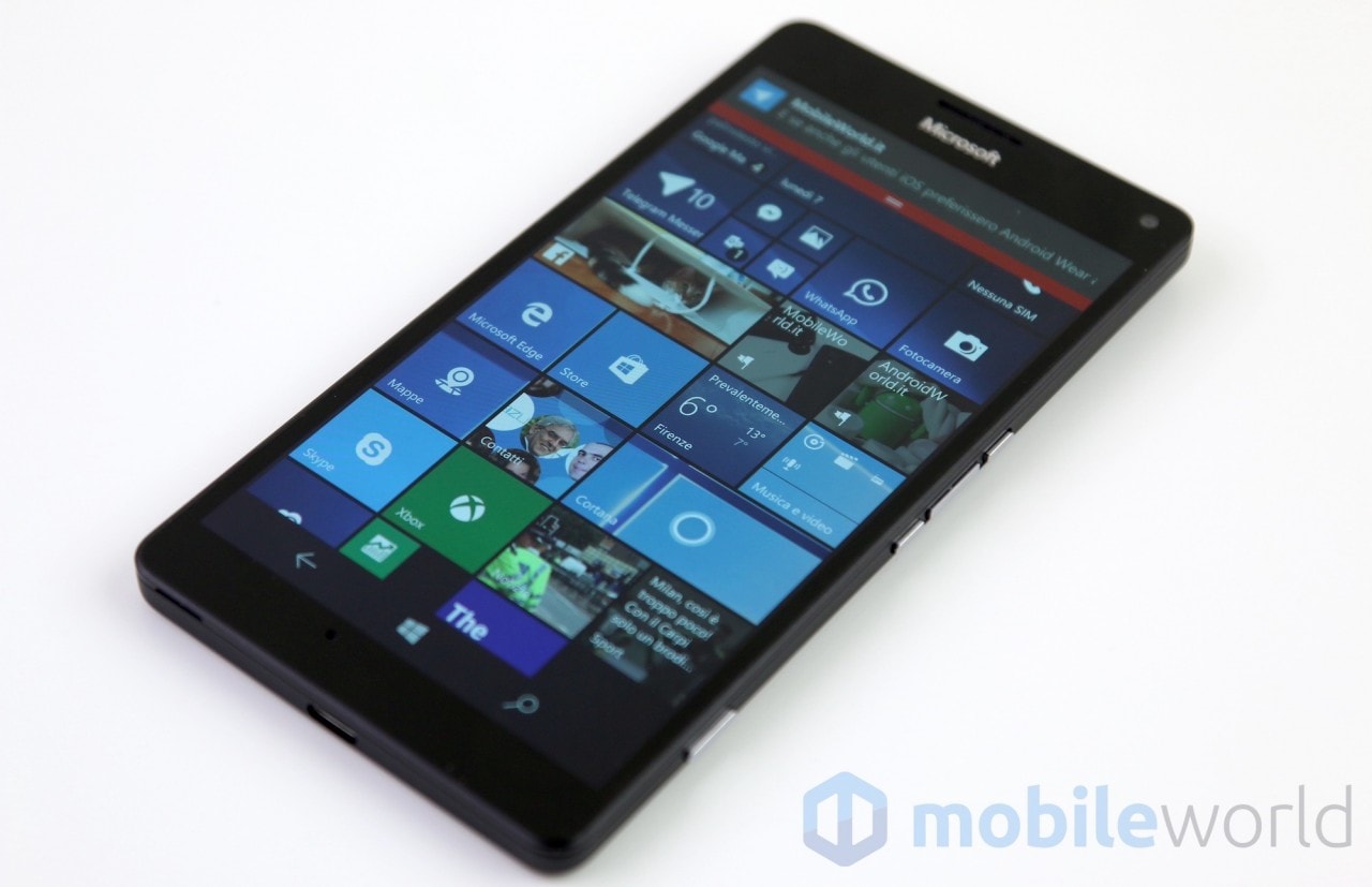 Lumia 950 XL non ha un sistema di raffreddamento a liquido, ma almeno non brucia (video)