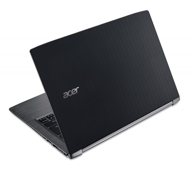 Acer lancia l&#039;ultrabook Aspire S 13, spesso 1,5 cm e con 13 ore di autonomia (foto)