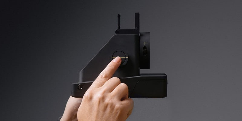 Questa fotocamera si connette all&#039;iPhone ma stampa vere Polaroid