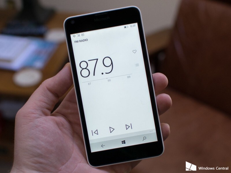 Microsoft ha rimosso la radio FM da Windows 10 Mobile