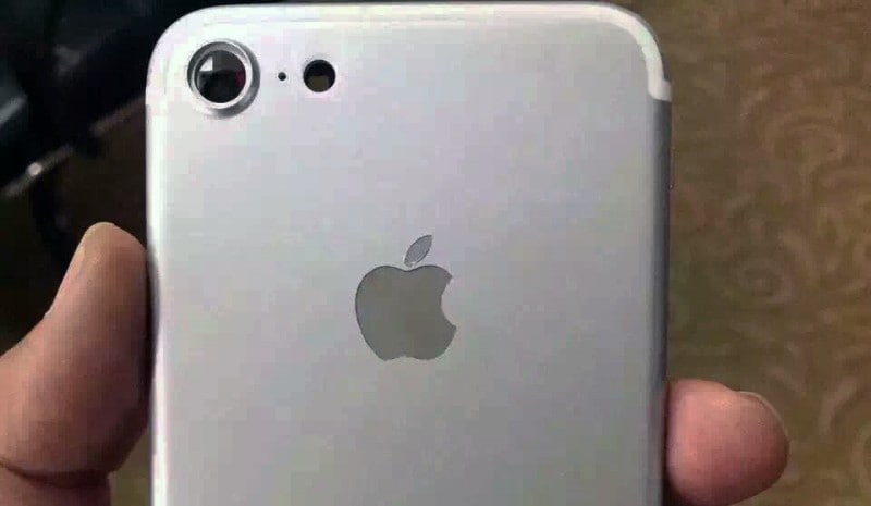 Questa potrebbe essere la prima foto reale di iPhone 7 (foto) (Aggiornato)