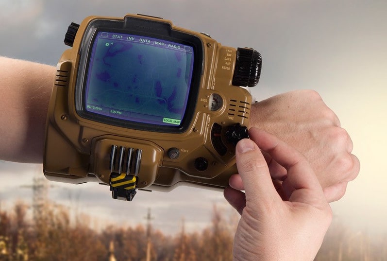 Il Pip-Boy di Fallout diventa uno smartwatch da polso che permette di ricevere chiamate e messaggi (foto)