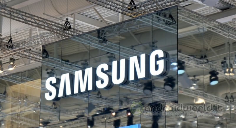 Continuano i brevetti Samsung: chi vuole uno smartphone con doppio display?