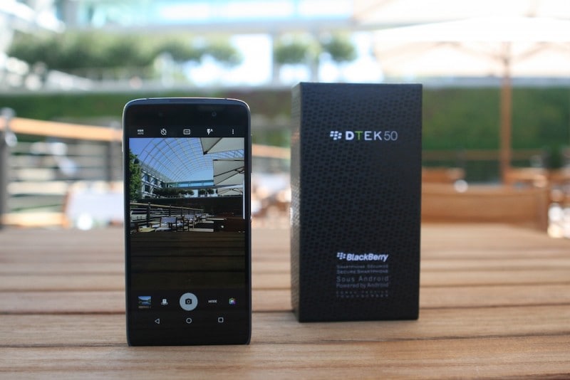 BlackBerry DTEK50 (Neon): più o meno come Alcatel Idol 4, ma più caro (foto e video)