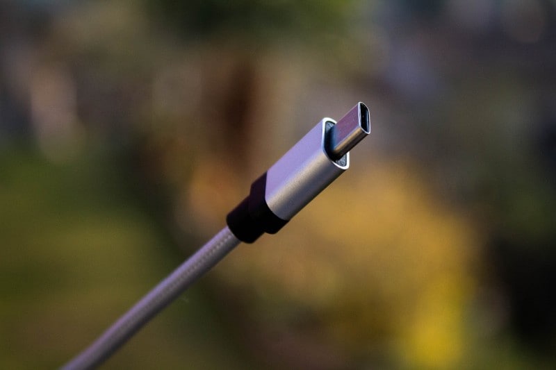 Sembra proprio che iPhone 11 avrà USB-C: lo svela la beta di iOS 13!