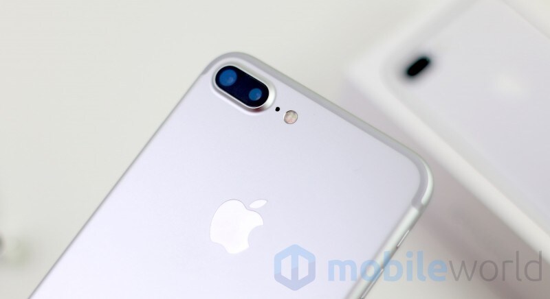 Apple sta testando più di 10 prototipi di iPhone, incluso un modello con display OLED curvo