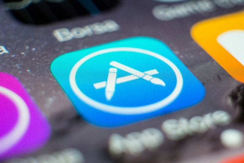 Apple aggiorna le linee guida per l&#039;App Store: stop alle app antivirus e divieto del Face ID per gli under 13