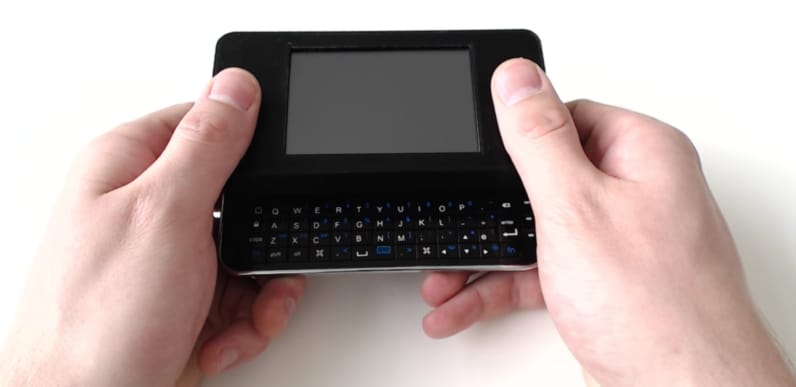Zero Terminal: il mini PC portatile con Raspberry Pi che sembra un iPhone (foto e video)