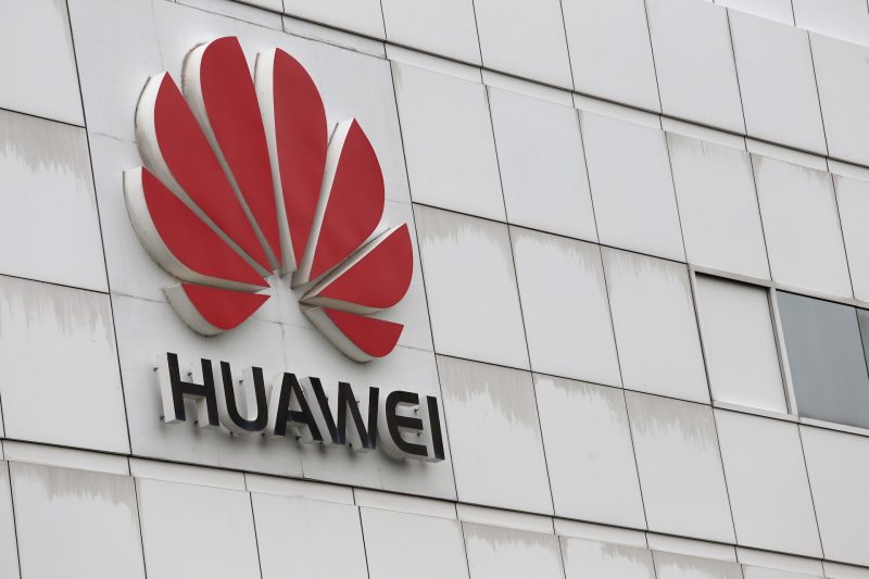 Huawei dice di aver venduto più smartphone di Apple a dicembre