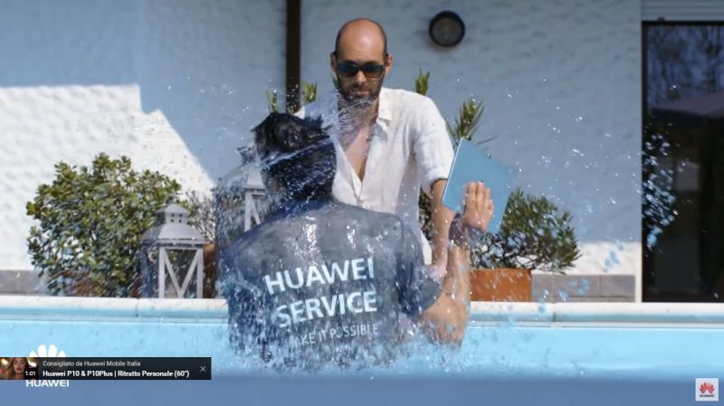L&#039;assistenza Huawei a Catania è incredibile: fa la ruota, scatta selfie e si tuffa in piscina! (foto e video)