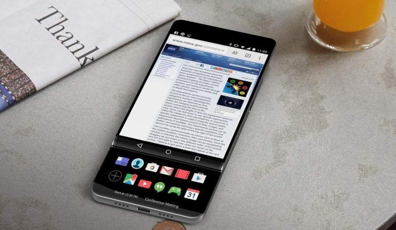 Trapelate le immagini di un prototipo di LG V30: il display secondario ad un livello successivo