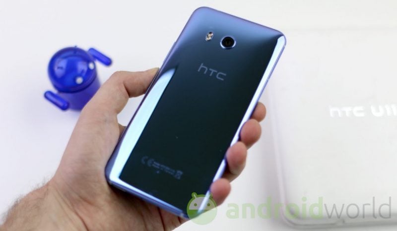 HTC U11 con 6 GB di RAM e 128 GB di memoria arriva in Italia: in preordine a 799€