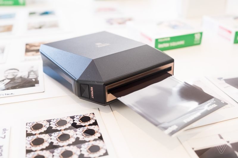 La nuova stampante portatile di Fujifilm sarà perfetta per abbellire il vostro frigo (foto)