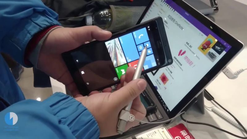 Appare in rete un vecchio prototipo di smartphone Lumia con supporto alla Surface Pen (video)