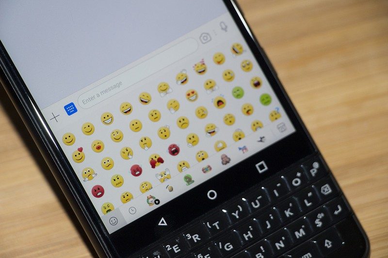 Nuovo aggiornamento per l&#039;app di messaggistica BBM, e tornano anche le classiche emoji!