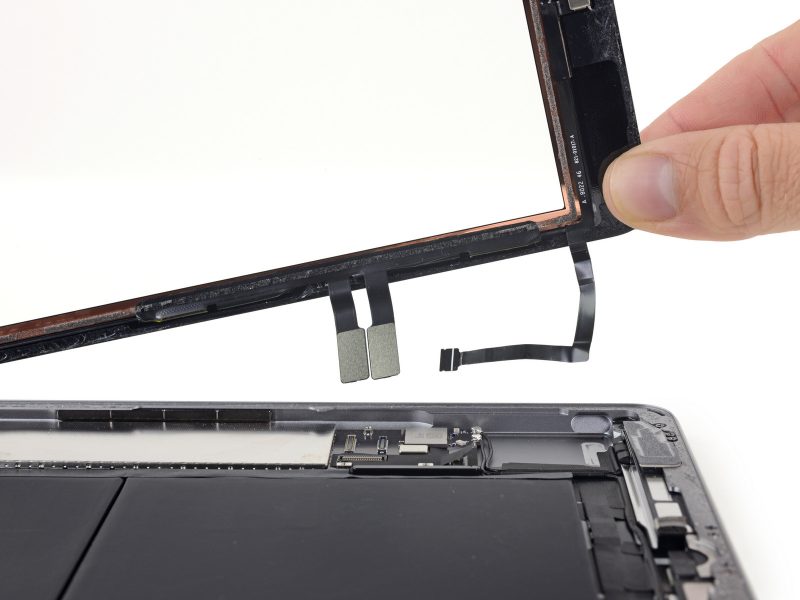 Anche nel nuovo iPad c&#039;è un sacco di colla che lo rende difficile da riparare (video)