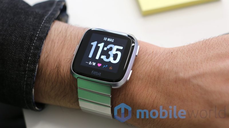 Il mercato degli smartwatch va molto forte ma Fitbit ancora di più