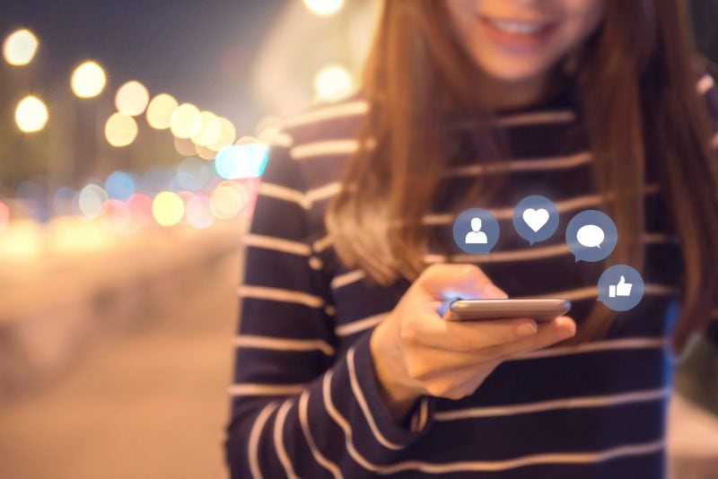 I Millennial sono gli utenti che navigano di più, ma la loro connessione preferita potrebbe stupirvi