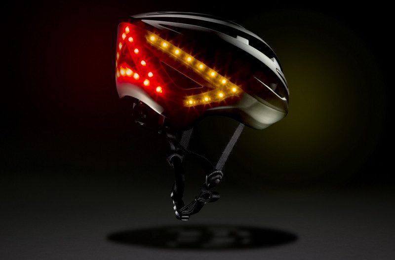 Lumos è il casco intelligente gestibile con Apple Watch che tutti i ciclisti vorrebbero (foto)