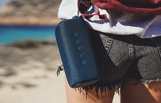 Rockbox Bold è lo speaker wireless impermeabile perfetto per la spiaggia