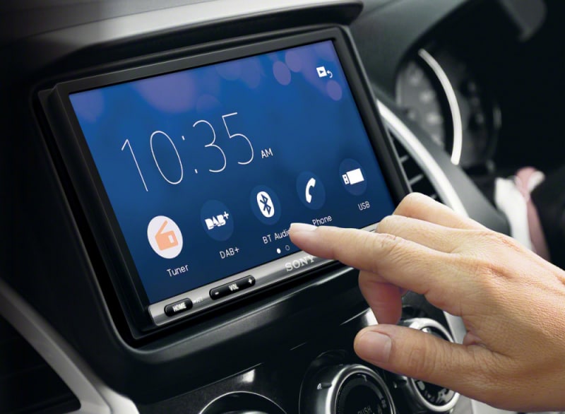 Sony lancia un nuovo smart display da auto per utilizzare al meglio Android Auto e Apple CarPlay (foto)