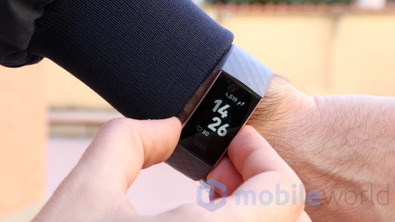 Fitbit Charge 4 avrà il GPS e nuove funzioni per il fitness (video)