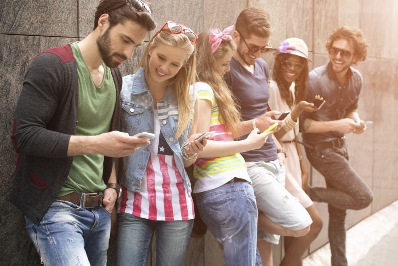 I giovani italiani hanno un rapporto morboso con lo smartphone?