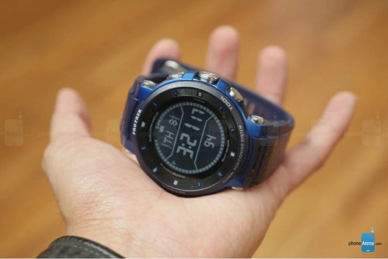 Casio annuncia il suo nuovo smartwatch con Wear OS e senza compromessi per i ciclisti (video)