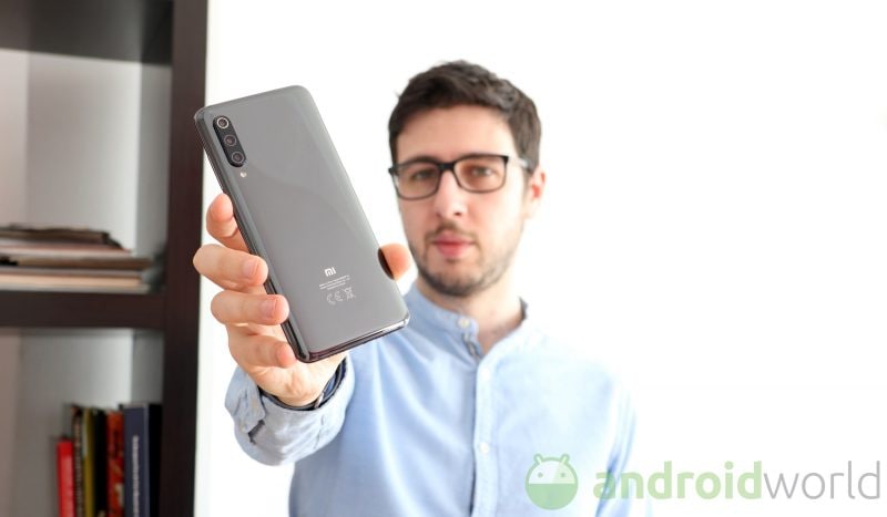 Xiaomi Mi9 ufficiale per l&#039;Italia: ecco il prezzo, la data di uscita e la nostra anteprima video